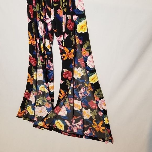 Guess Tamiko Printed O-Ring Jumpsuit - Picture 8 of 11